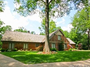 327 Lake Christine Dr, Belleville, IL 62221