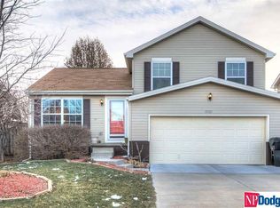 17757 Lillian St, Omaha, NE 68136