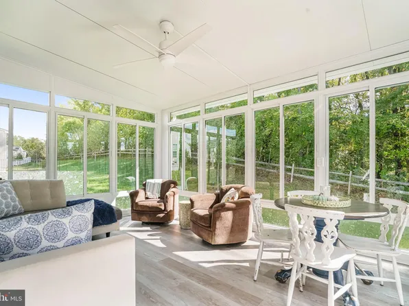 1303 Dania Dr, Fort Washington, MD 20744