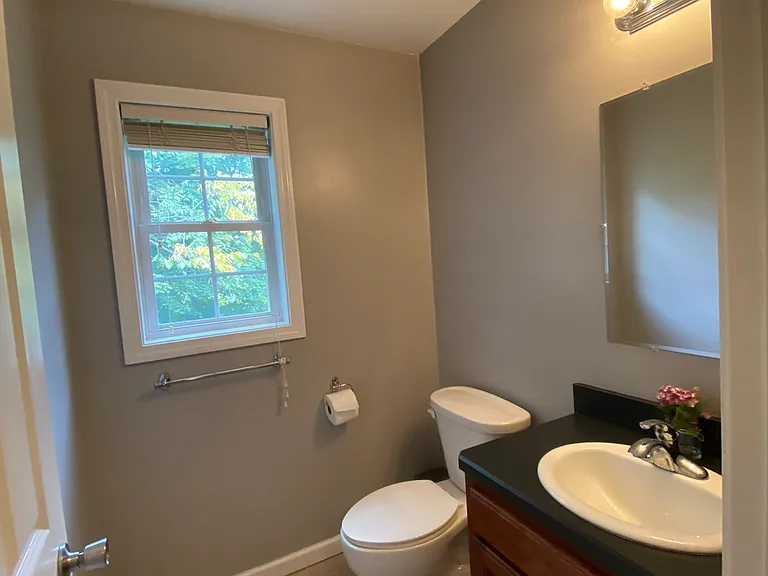 7 Gwen Rd #B — Photo 16