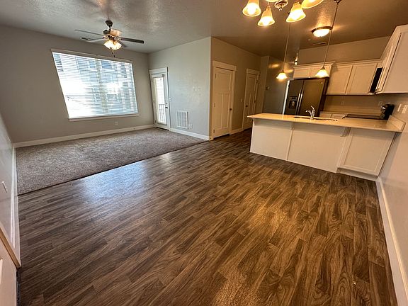 2nd image of 106 W Silver Springs Dr #106