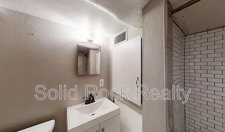 1520 E Pikes Peak Ave #B — Photo 8