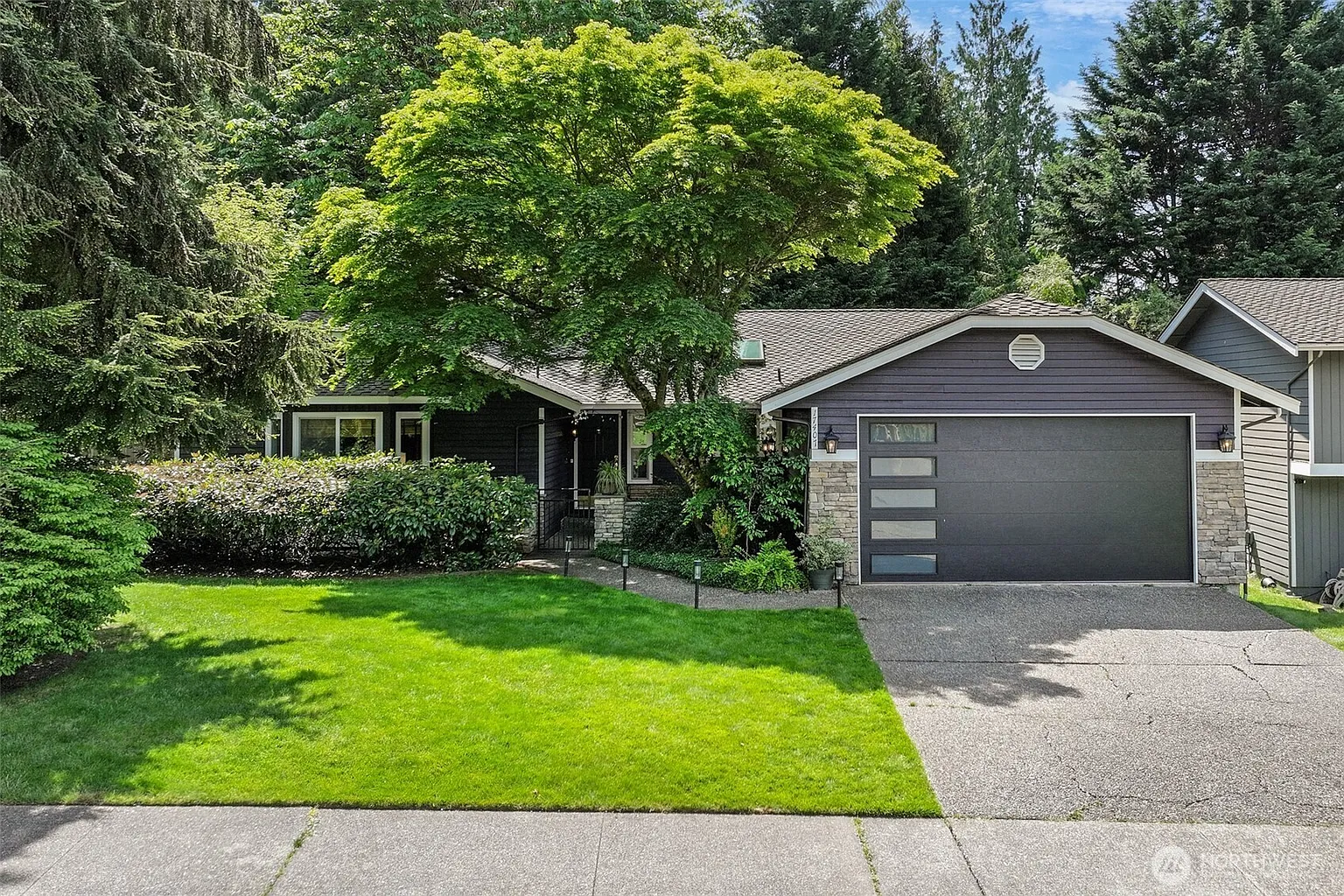 17407 NE 138th Street photo 1