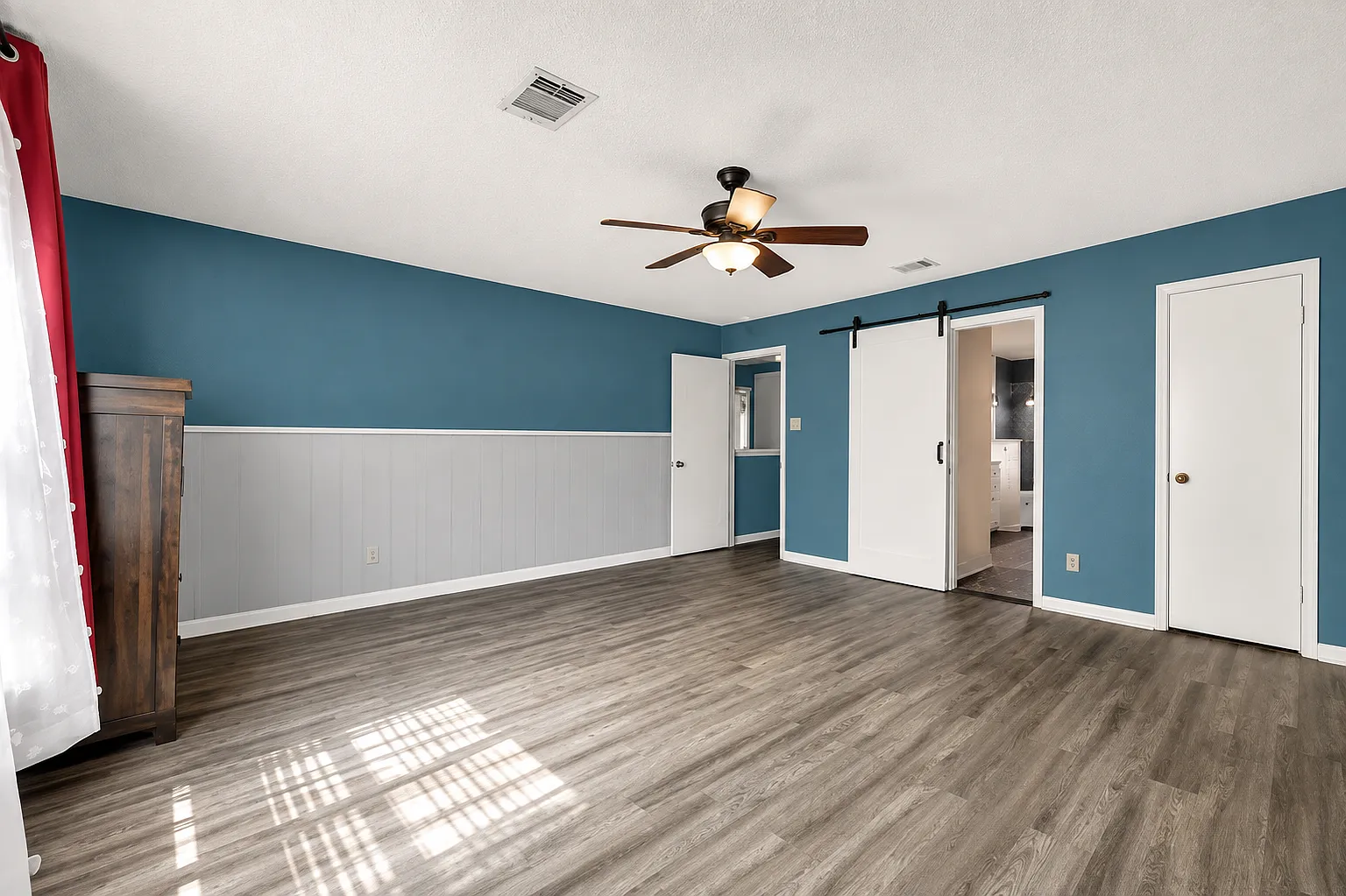 5 bed, 2252 sqft, $2,250 — Photo 4