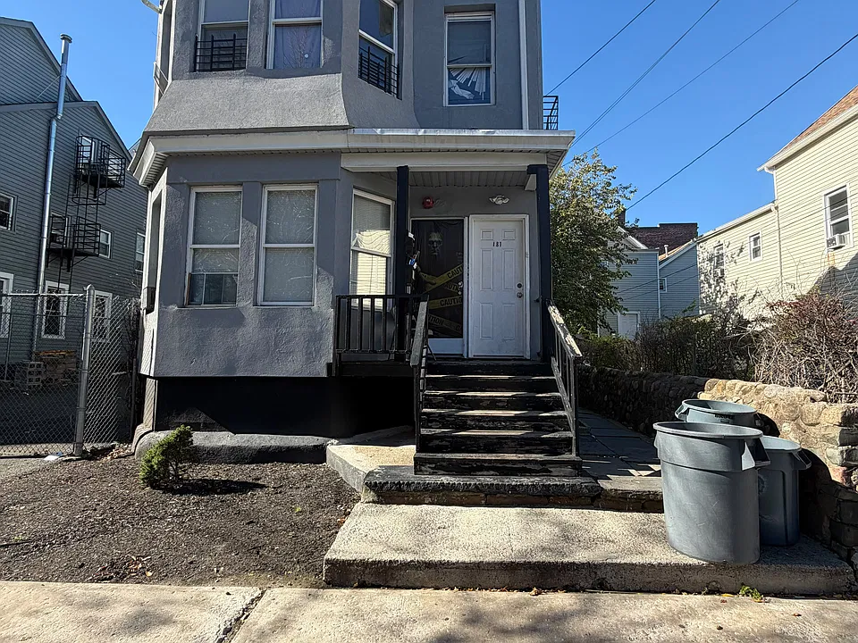 181 N Main St #2