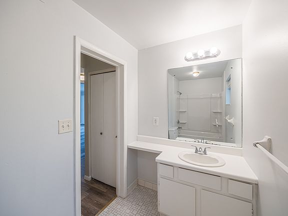 3rd image of 6335 Beechmont Ave #4