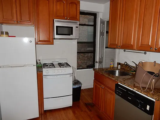 Rented by Aimee Grodanz, LREB | media 9