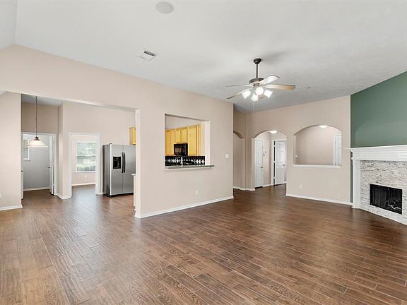 3rd image of 3403 Cypress Village Dr