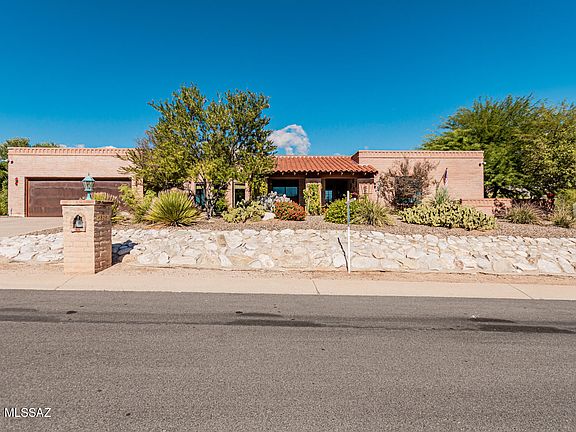 2nd image of 8281 E Crestwood Dr