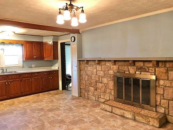 3rd image of 44 McKenzie Ln
