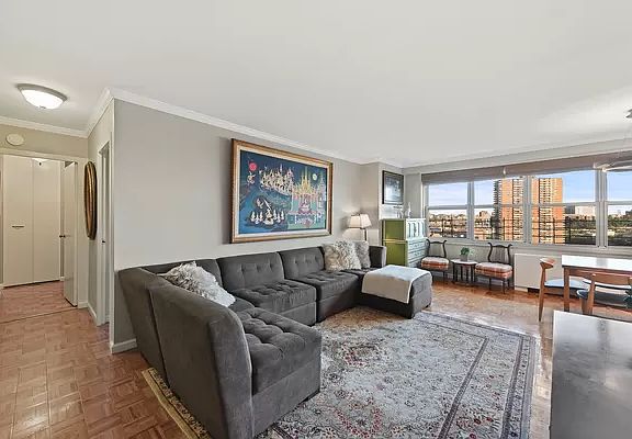 3rd image of 555 Kappock St APT 7C