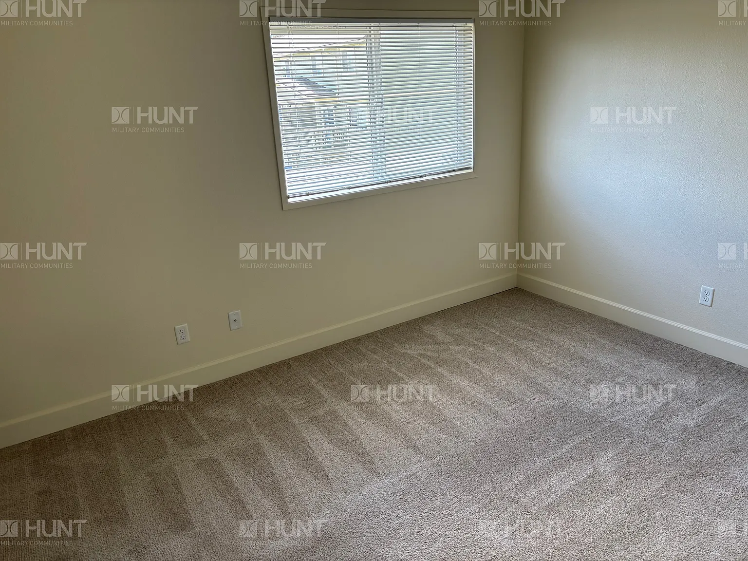 4 bed, 2.5 bath, 1363 sqft, $3,126 — Photo 4