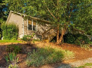 11 Bowman Dr, Asheville, NC 28806