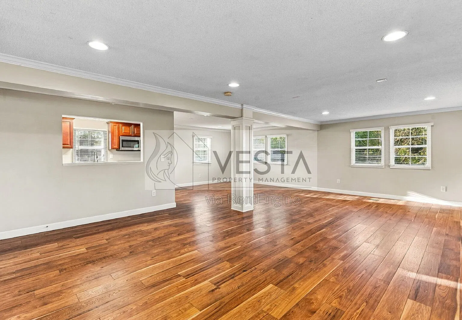 3 bed, 2.0 bath, $2,300 — Photo 2