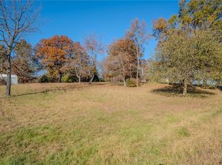 1843 & 1844 Lake Viking Ter, Gallatin, MO 64640
