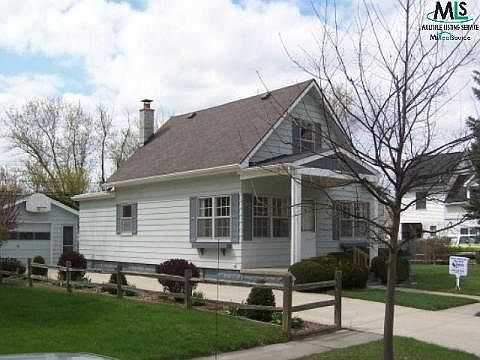1st image of 802 W Henry St