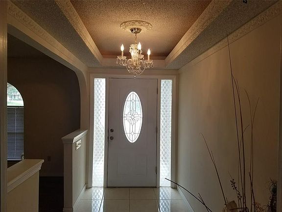 3rd image of 1125 Greenbriar Dr