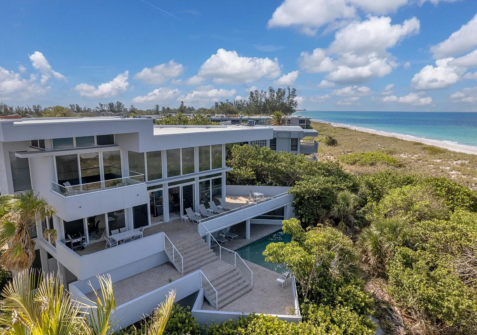 Beach Access & Gulf Views From This Incredible Luxury Home on Longboat Key — Photo 2