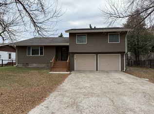 411 10th St W, Bottineau, ND 58318