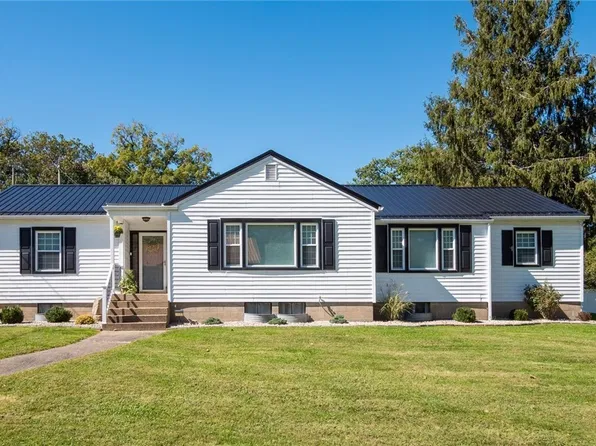 2033 Normandy Cir, Zanesville, OH 43701