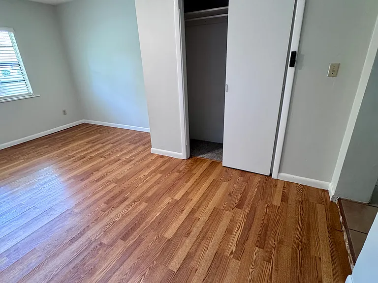 207 NE 3rd Ter — Photo 20
