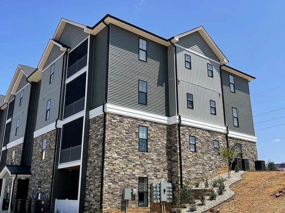456 English Commons Dr
