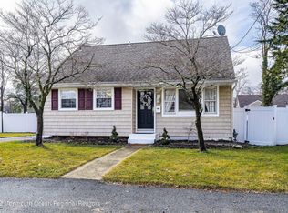 8 Hoover Dr, Brick, NJ 08724