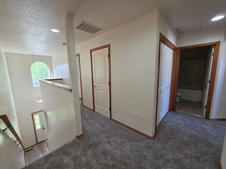 355 SW Pemberly Loop — Photo 9