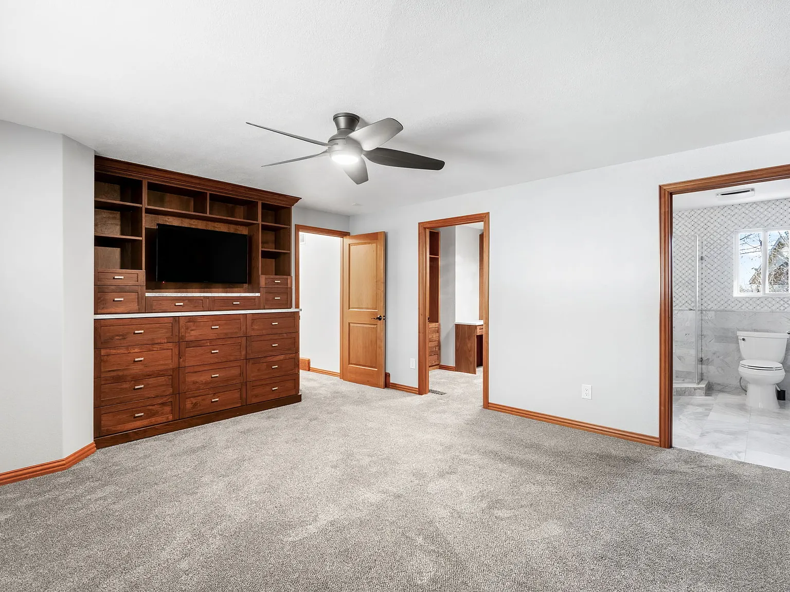 3 bed, 1610 sqft, $3,450 — Photo 4