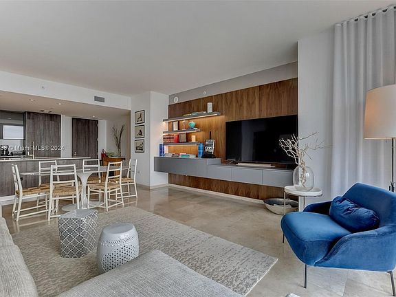 4th image of 68 SE 6th St APT 3004