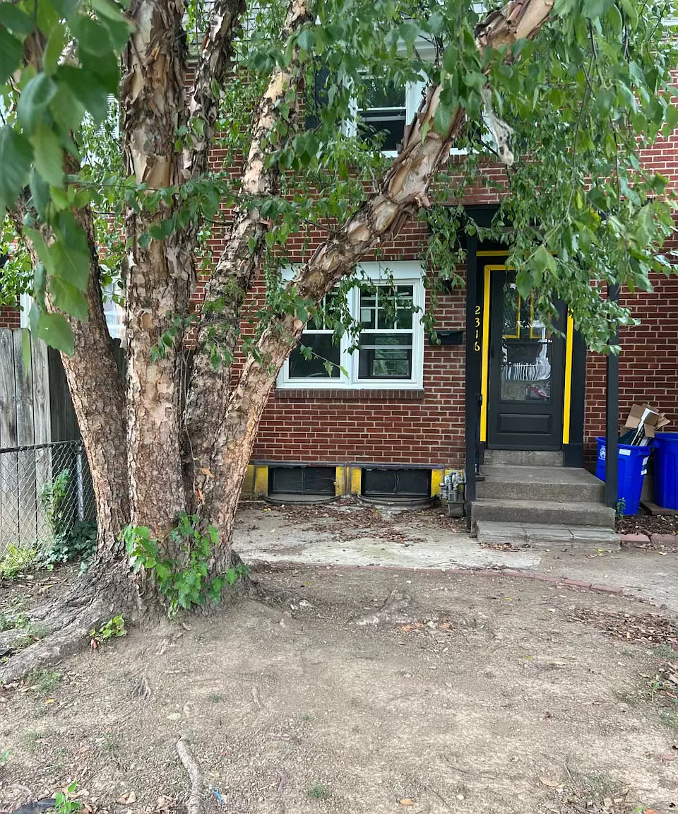 3 bed, 1024 sqft, $1,300 — Photo 1