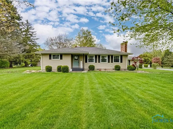 3004 Gwilym Rd, Fostoria, OH 44830