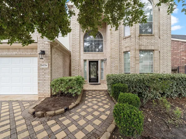 14226 Ashmore Reef Ct, Sugar Land, TX 77498
