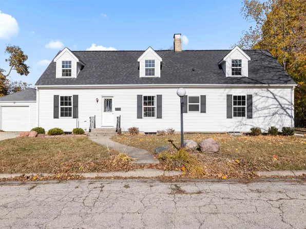 2906 Buckingham Dr, Rockford, IL 61107