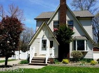 3877 Silsby Rd, Cleveland, OH 44111