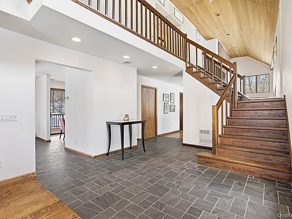 4th image of 114 Old Lyme Road