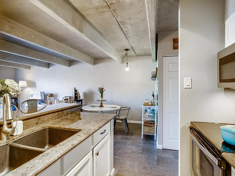 1433 N Williams St #303 — Photo 9