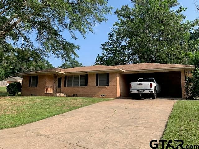1st image of 2825 Tanglewood Dr
