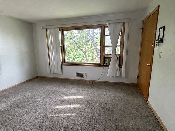 2nd image of 809 John St #4