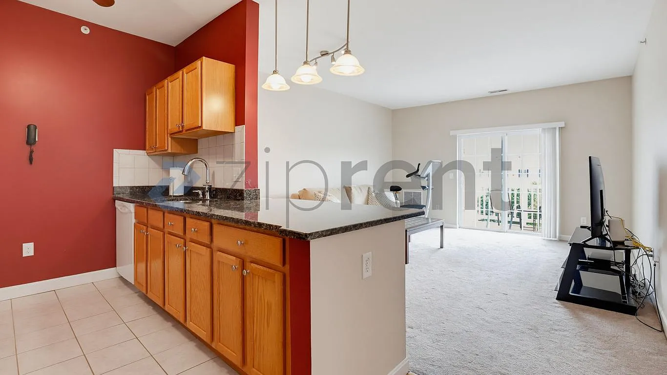 1 bed, 740 sqft, $2,100 — Photo 4