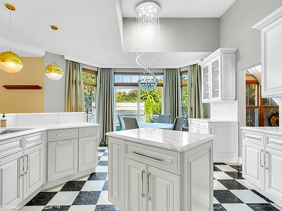 5th image of 838 Bluestem Dr