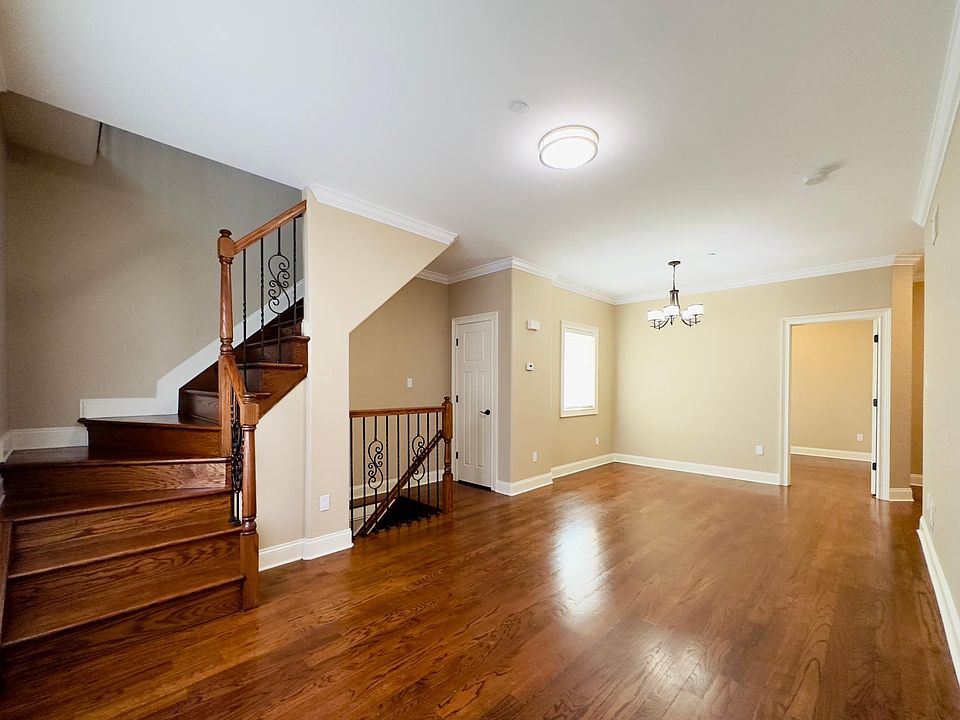 1st image of 182 Woodvale Ave #2