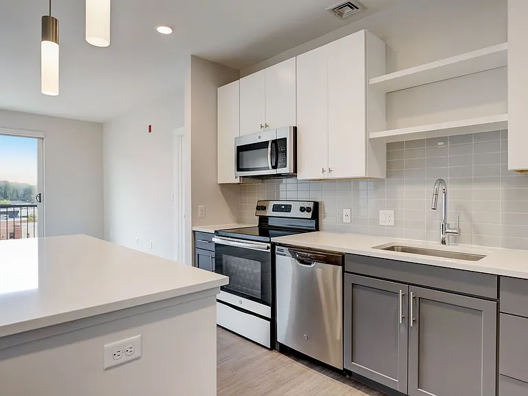 Orpheum Apartments — Photo 22