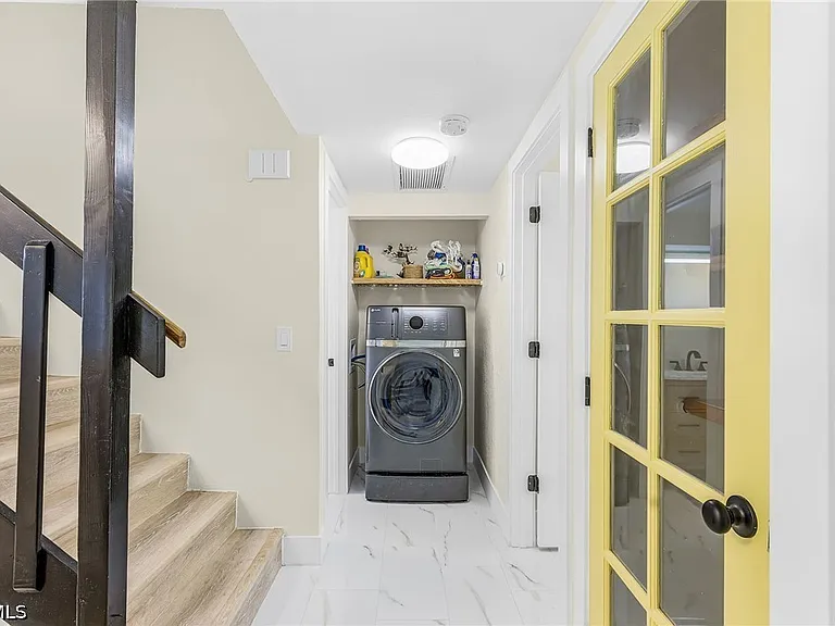 2430 Orange St — Photo 14