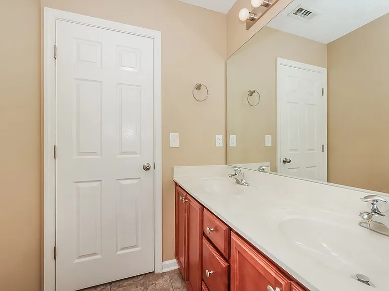 305 Sarna Dr — Photo 11