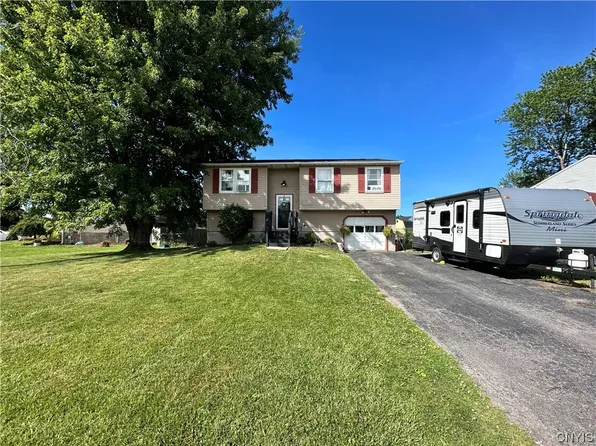 9431 Lebeau Ln, Brewerton, NY 13029
