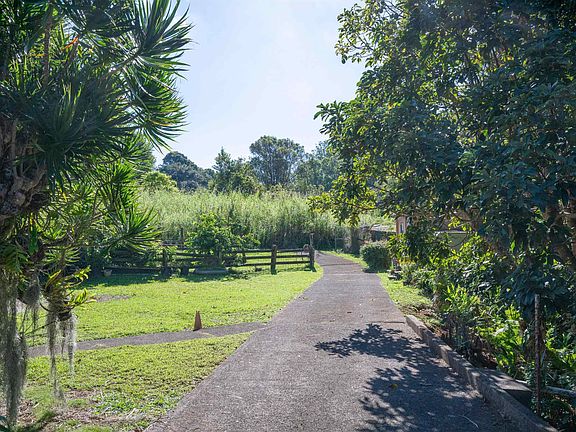 5th image of 2475 Kaupakalua Rd