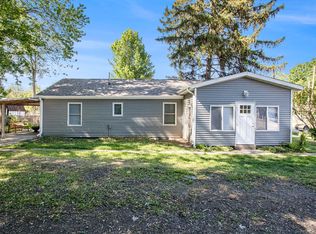 405 Red Bud Trl, Buchanan, MI 49107