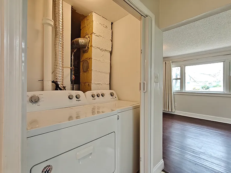 444 Colonial Rd — Photo 6