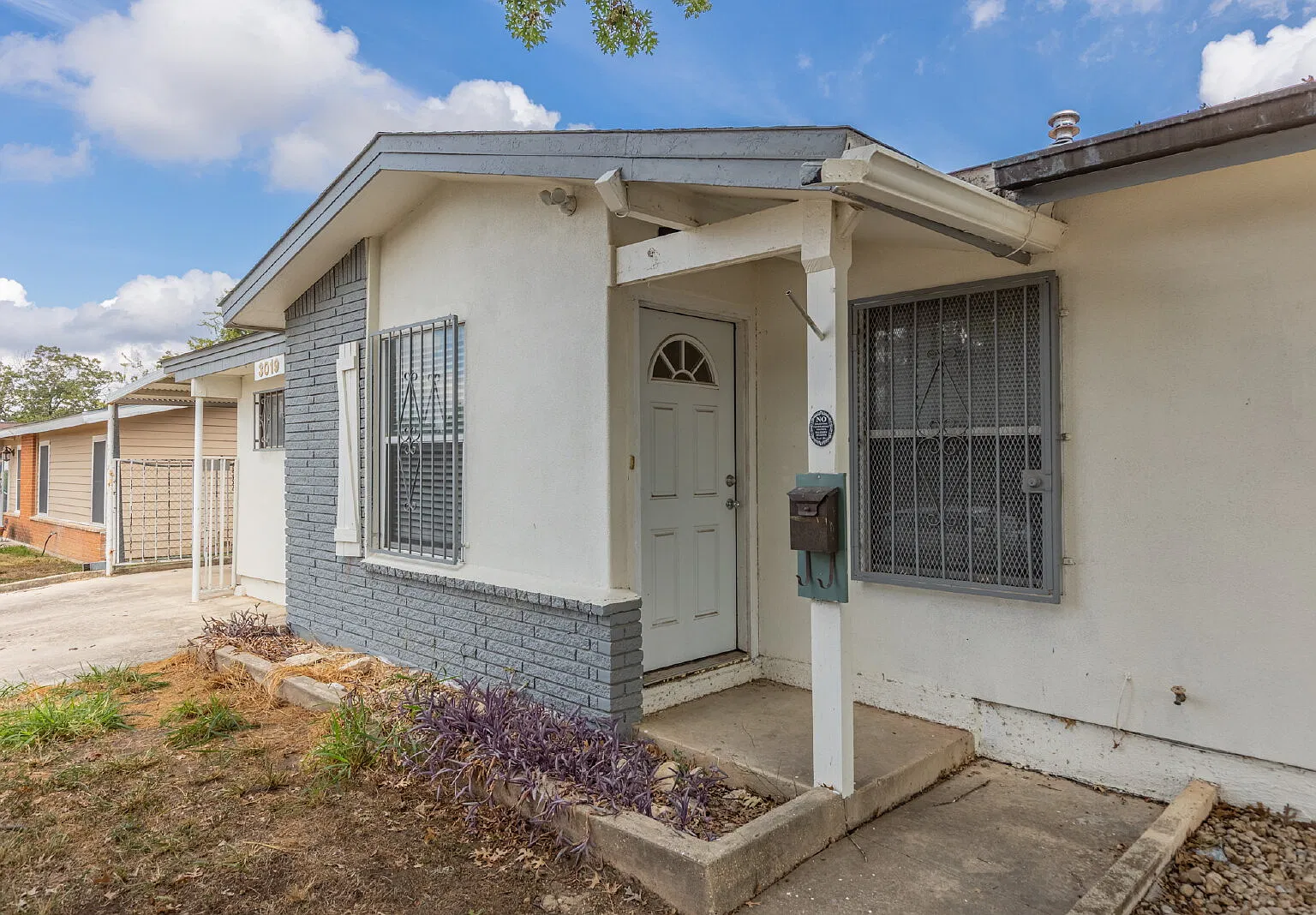 3 bed, 2.0 bath, 1288 sqft, $1,400 — Photo 3